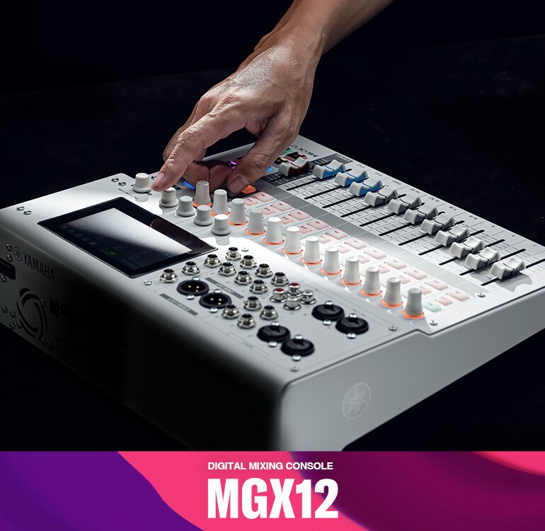 Consola de mezcla digital de 18 canales Yamaha MGX12